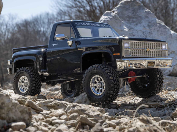 1/10 SCX10 III Base Camp 1982 Chevy K10 4WD RTR Black  C-AXI03030T2